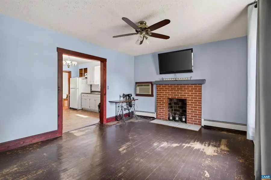 1515 Mulberry St, Waynesboro, VA 22980 - #3