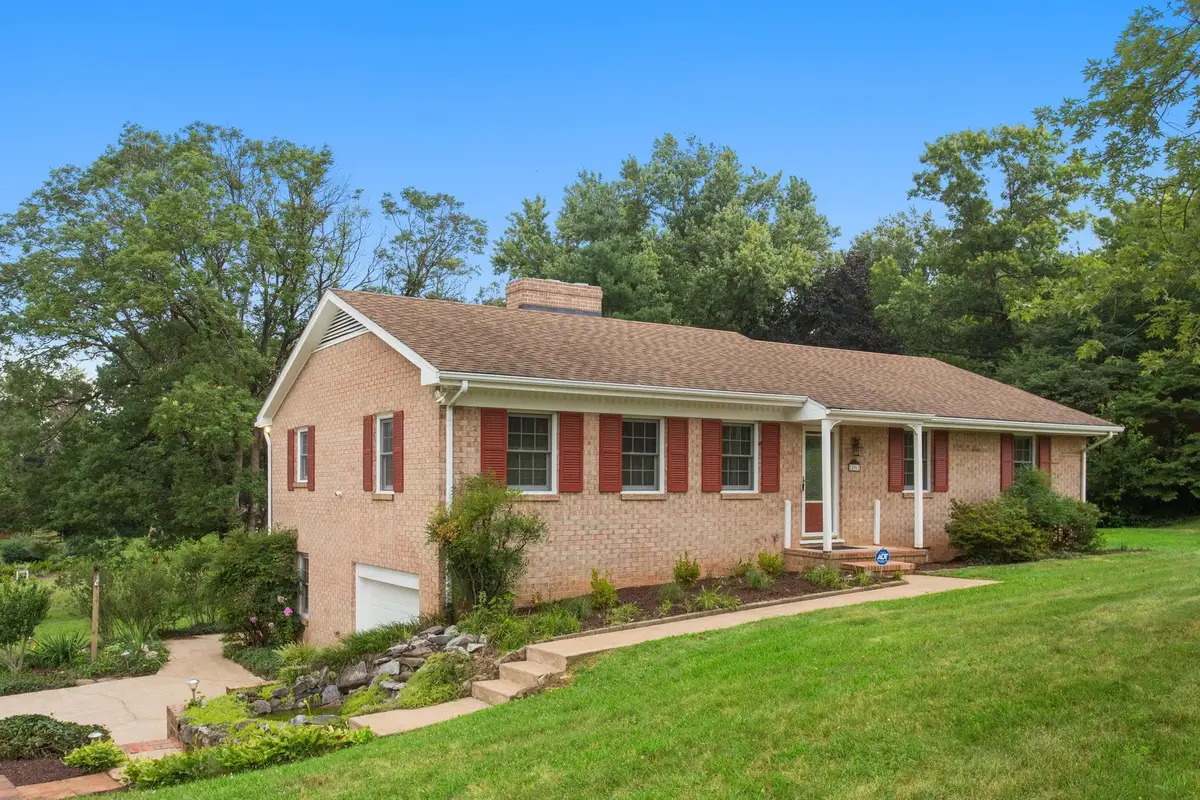 206 Belmont Dr, Belmont Estates, VA 22801 - #1