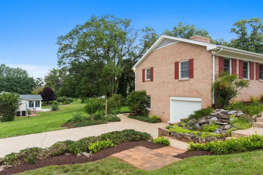 206 Belmont Dr, Belmont Estates, VA 22801 - #3