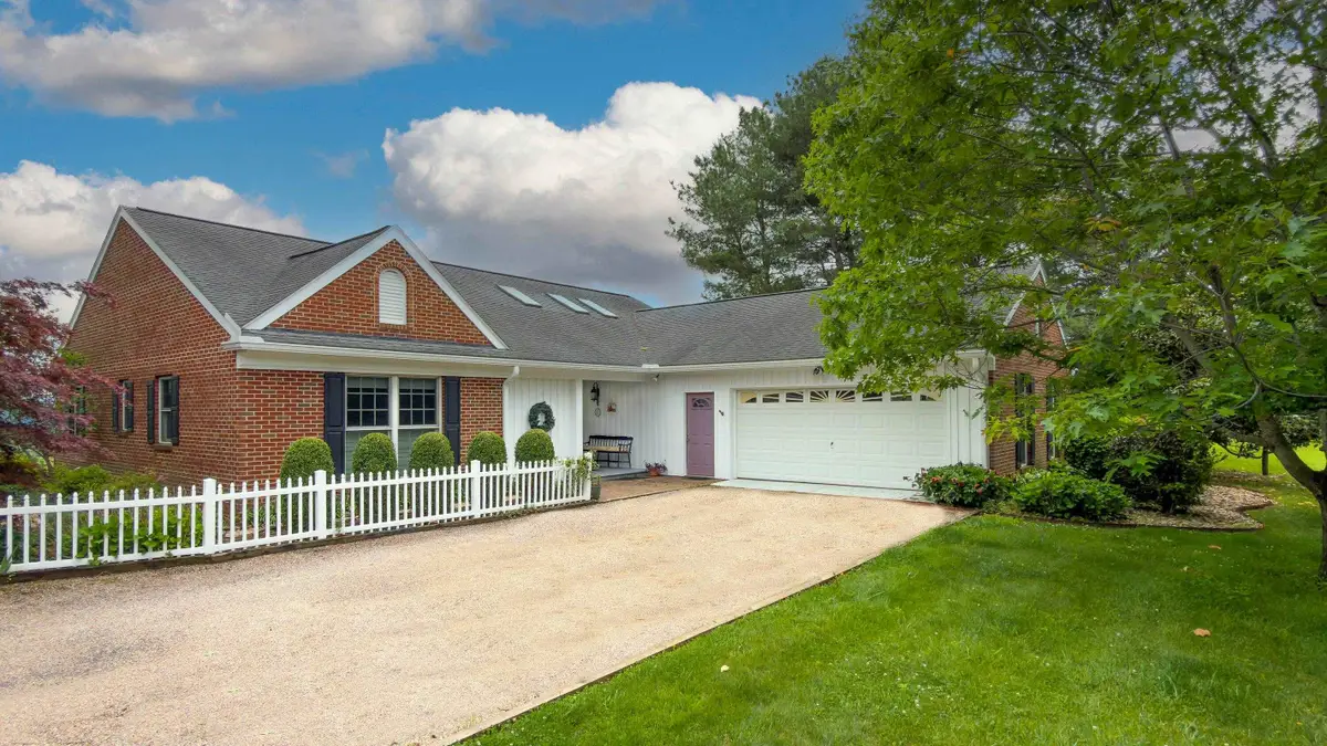 1274 Maury River Rd, Lexington, VA 24450 - #1