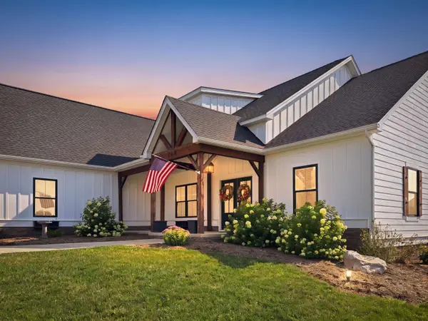 165 Rolling Oaks Dr, Fishersville, VA 22939