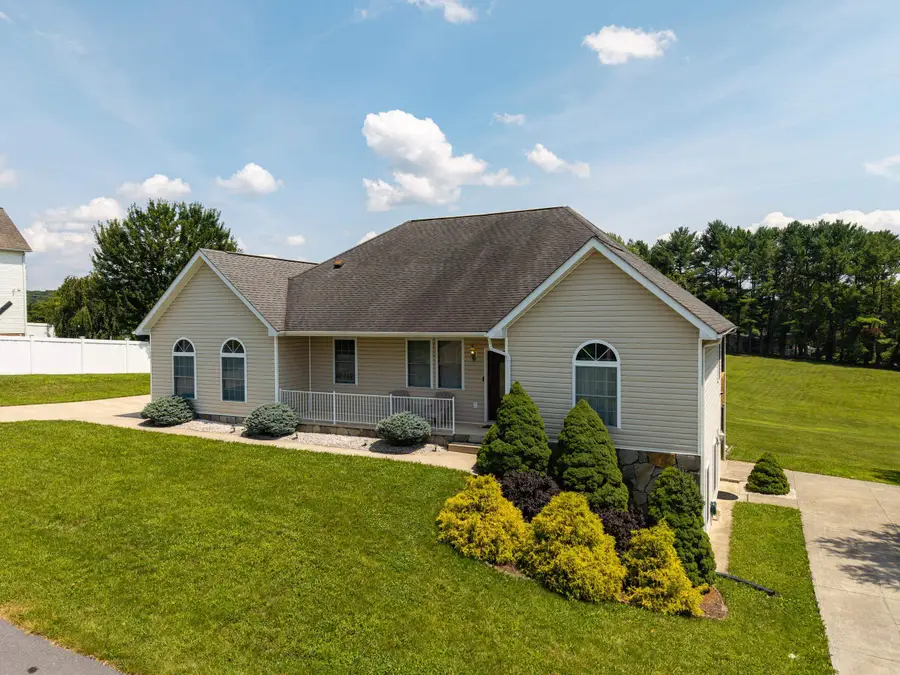 1655 Briarcrest Dr, Massanetta Springs, VA 22801 - #2