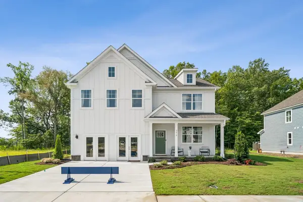 124 Julian Dr, Waynesboro, VA 22980
