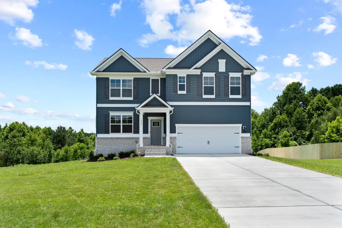 208 Chamberlain Dr, Staunton, VA 24401 - #1