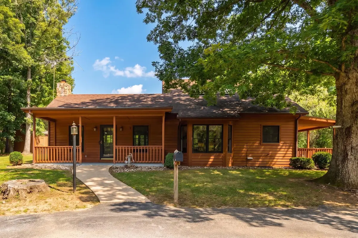 337 Horsehead Rd, Grottoes, VA 24441 - #1