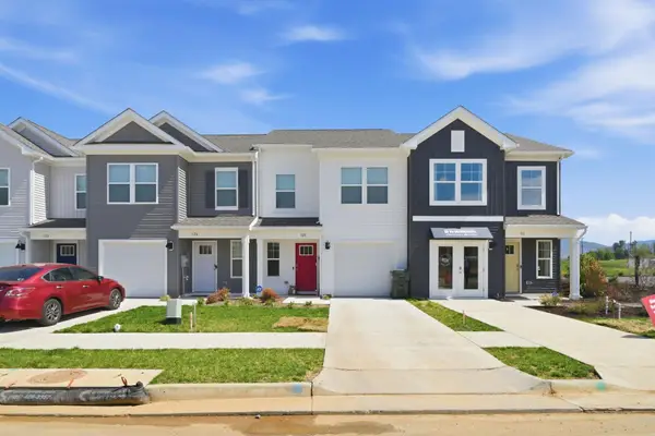 100 Berrets Ln, Waynesboro, VA 22980