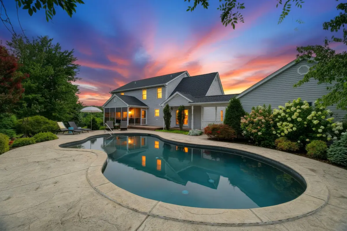 455 White Oak Gap Rd, Staunton, VA 24401 - #1