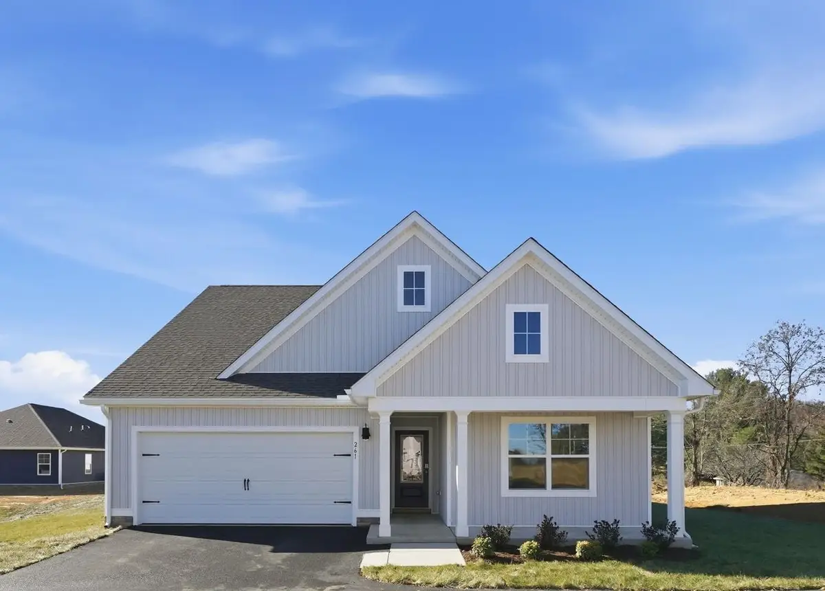 520 Summercrest Ave, Waynesboro, VA 22980 - #1