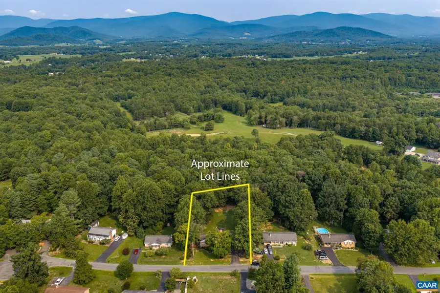 386 Fairlane Dr, Stanardsville, VA 22973 - #2