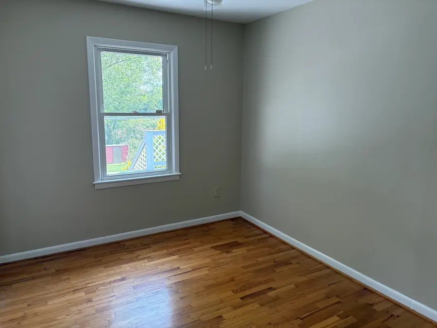 320 Sharon Ln, Staunton, VA 24401 - #3