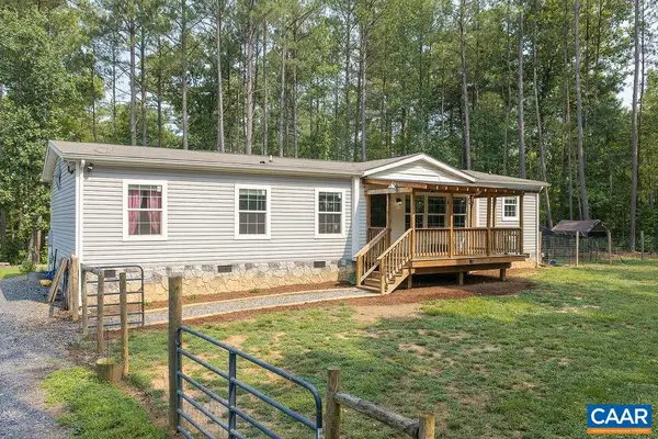 1075 Middle Fork Rd, Palmyra, VA 22963