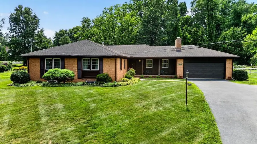 1243 Meadowbrook Rd, Waynesboro, VA 22980 - #2