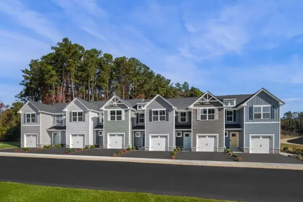 102D Scotch Pine Way, Staunton, VA 24401