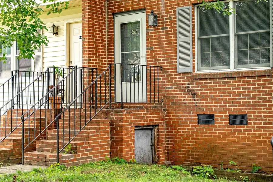 835 Vine St, Harrisonburg, VA 22802 - #3
