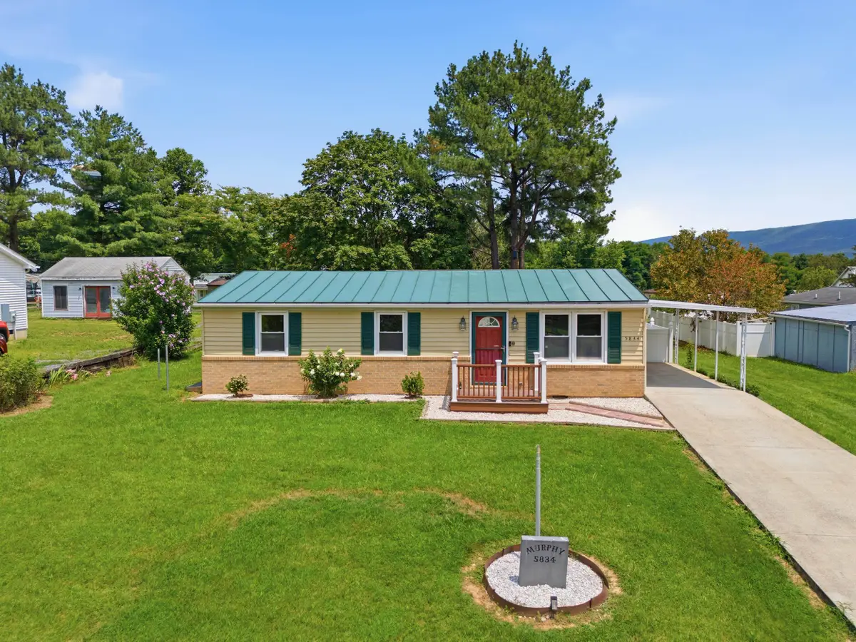 5834 Broad St, Mount Jackson, VA 22842 - #1
