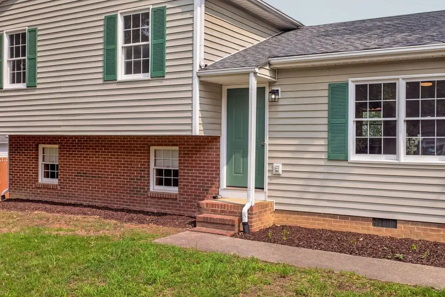 14 Kingston Ct, Stuarts Draft, VA 24477 - #2