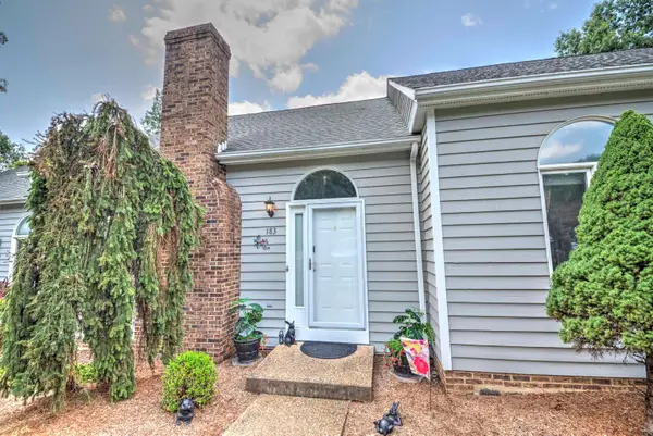 183 Idlewood Blvd, Staunton, VA 24401