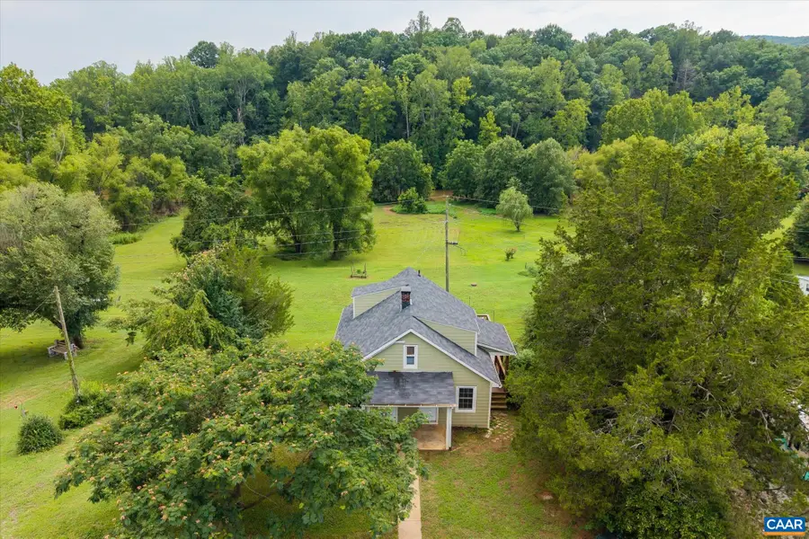 403 Riverside Dr, Schuyler, VA 22969 - #2