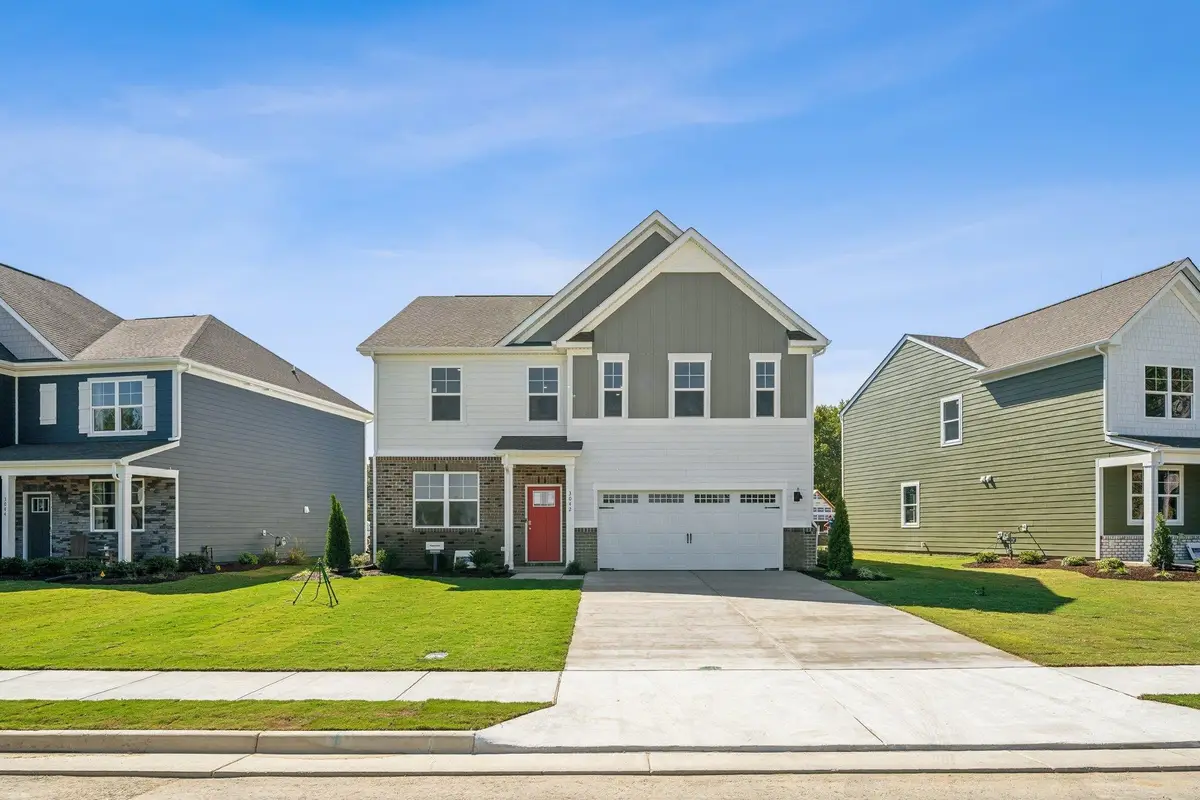 216 Chamberlain Dr, Staunton, VA 24401 - #1