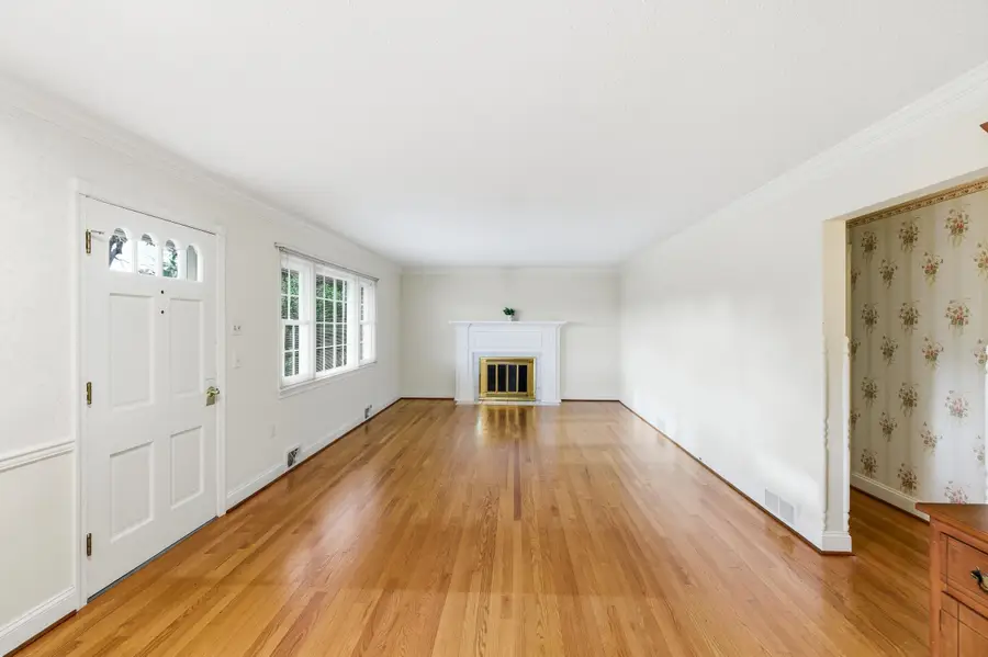 410 North St W, Woodstock, VA 22664 - #2