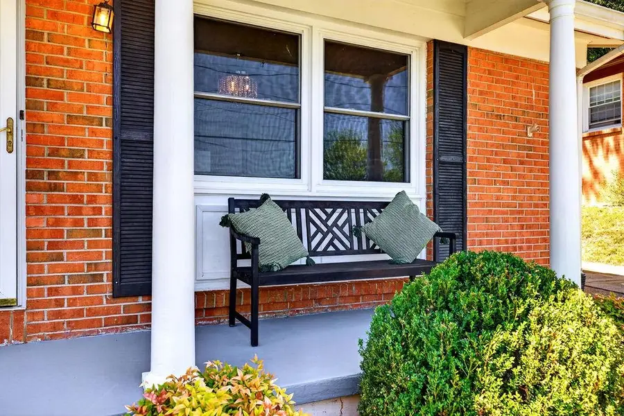 1418 Aiken St, Staunton, VA 24401 - #2