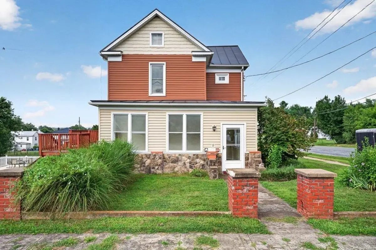401 6th St, Shenandoah, VA 22849 - #1
