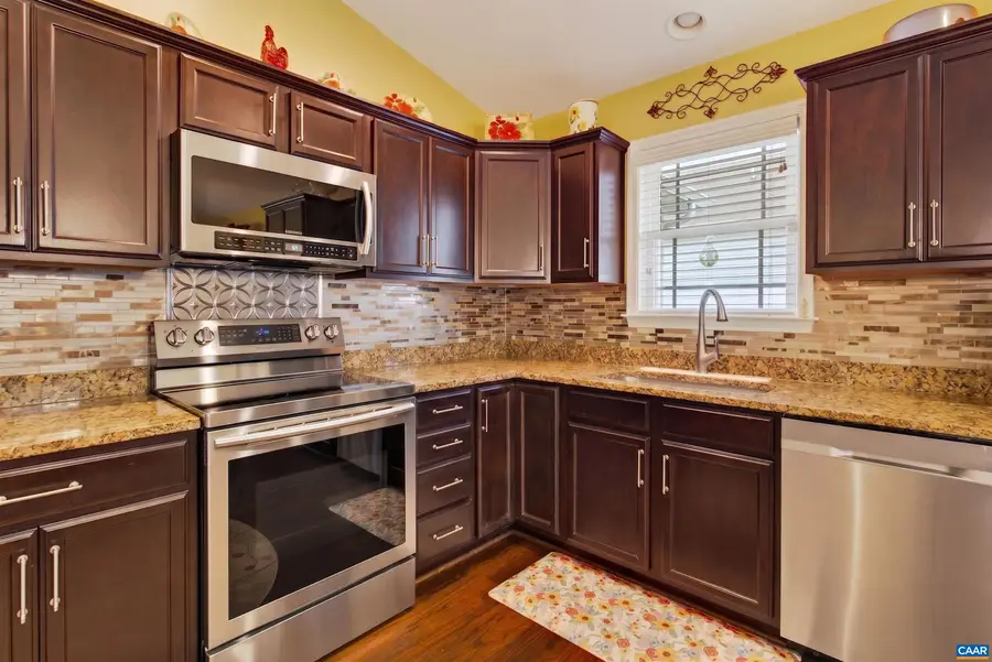 104 Oakstone Run, Staunton, VA 24401 - #3