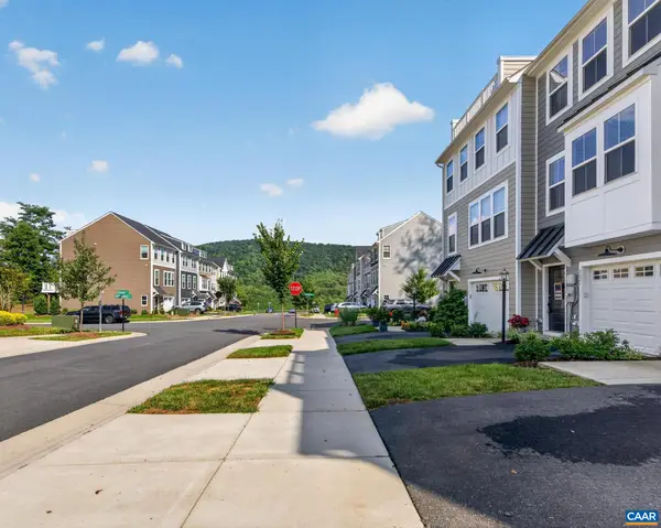 2021 Desoto Dr, Charlottesville, VA 22902