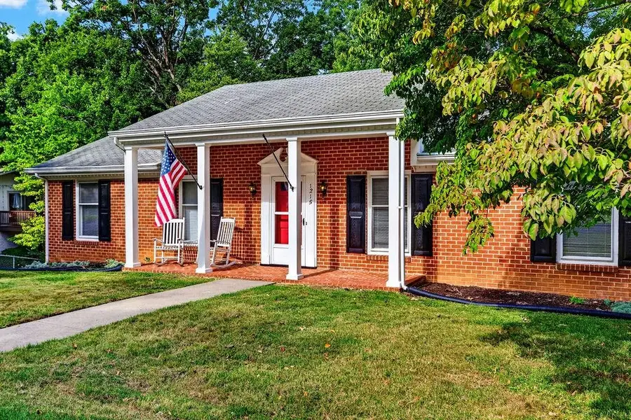 1215 Pinehurst Rd, Staunton, VA 24401 - #2
