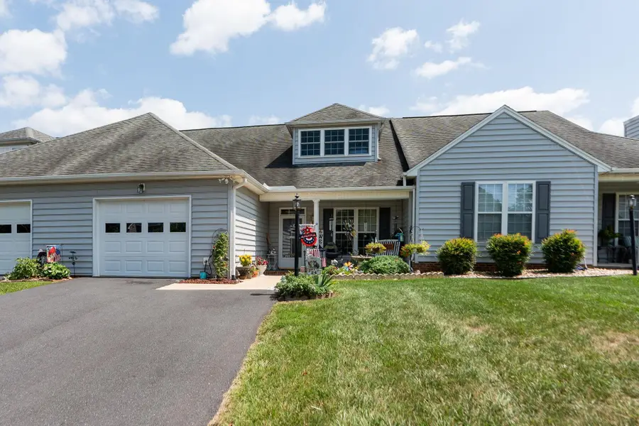 24 Villa View Dr, Staunton, VA 24401 - #2