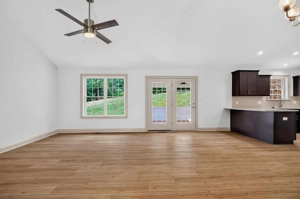 206 Langley Dr, Waynesboro, VA 22980 - #1
