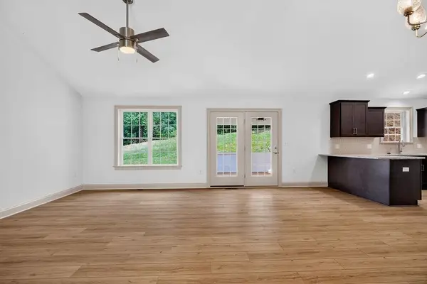 206 Langley Dr, Waynesboro, VA 22980