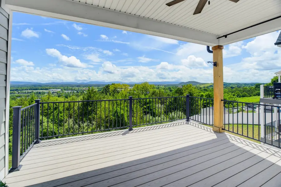 128 Chamberlain Dr, Staunton, VA 24401 - #2
