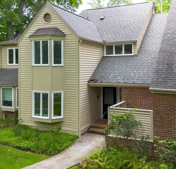 62 Deepwood Ln, Hot Springs, VA 24445