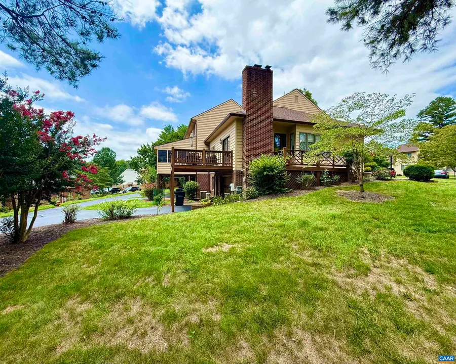 8 Shannon Pl, Staunton, VA 24401 - #3