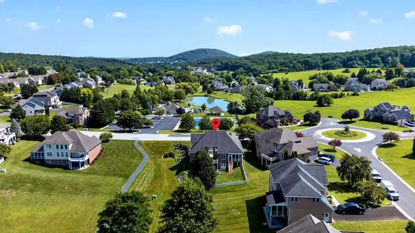 61 Meadow Glen Dr, Staunton, VA 24401