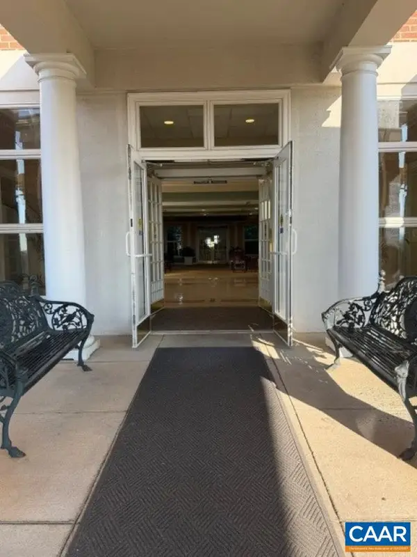 500 Crestwood Dr, Charlottesville, VA 22903