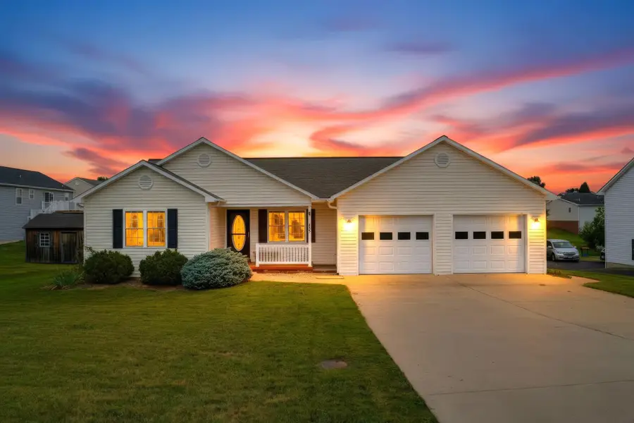 18 Danforth Dr, Weyers Cave, VA 24486 - #3