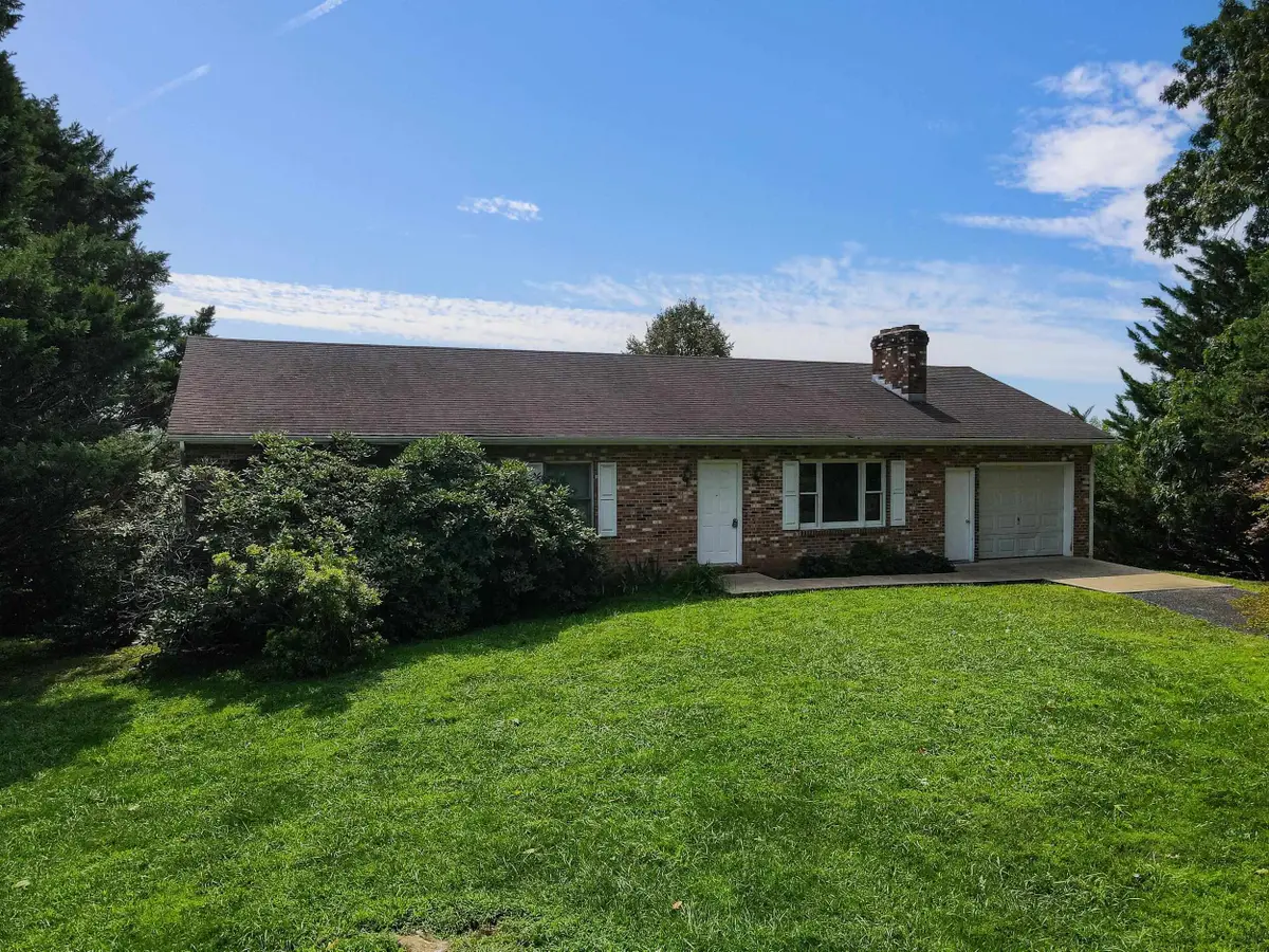 4810 Flat Rock Rd, Quicksburg, VA 22847 - #1