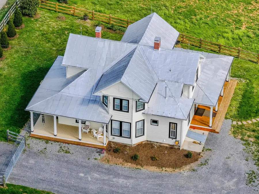 374 Finley Rd, Raphine, VA 24472 - #2
