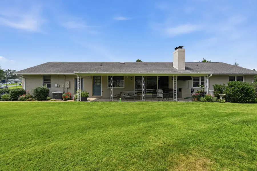 203 Palmyra Rd, Edinburg, VA 22824 - #3