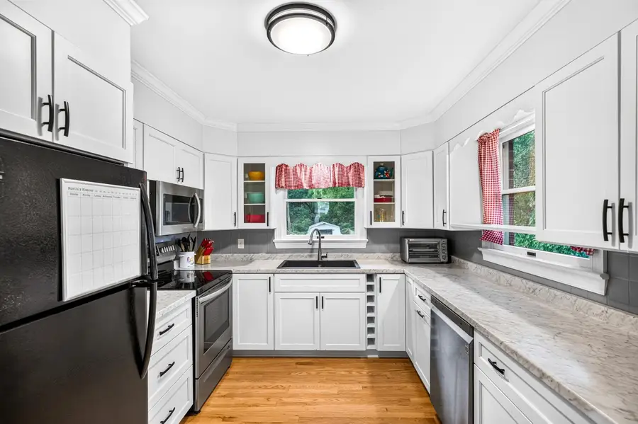 609 Bank St W, Bridgewater, VA 22812 - #2