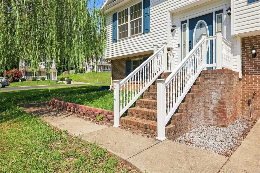 914 Ritchie Blvd, Staunton, VA 24401 - #3