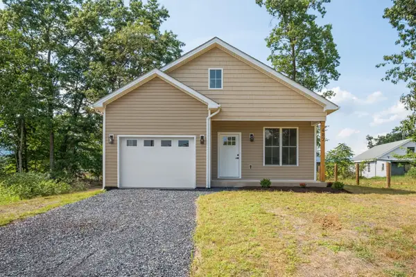 487 Pocahontas Ave, Shenandoah, VA 22849