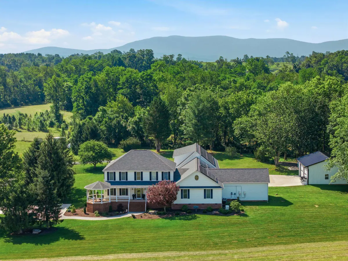 572 Augusta Farms Rd, Waynesboro, VA 22980 - #1