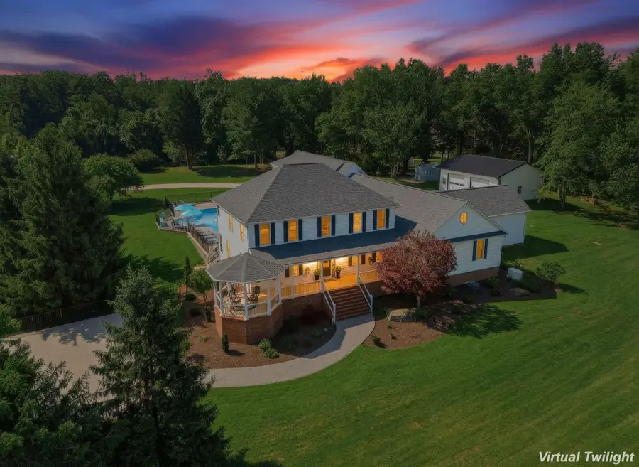 572 Augusta Farms Rd, Waynesboro, VA 22980 - #2