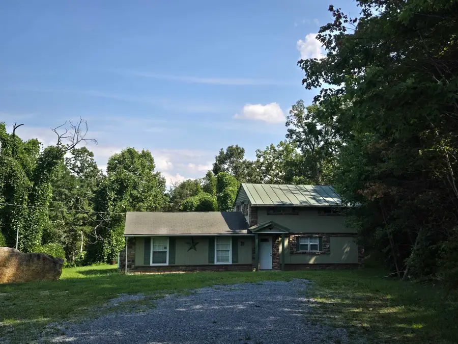 8879 Us Hwy 211 W, Luray, VA 22835 - #2