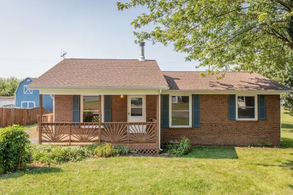 204 Fourth St, Broadway, VA 22815