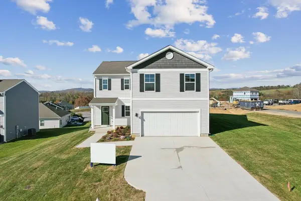 110 Fieldcrest Ln, Staunton, VA 24401