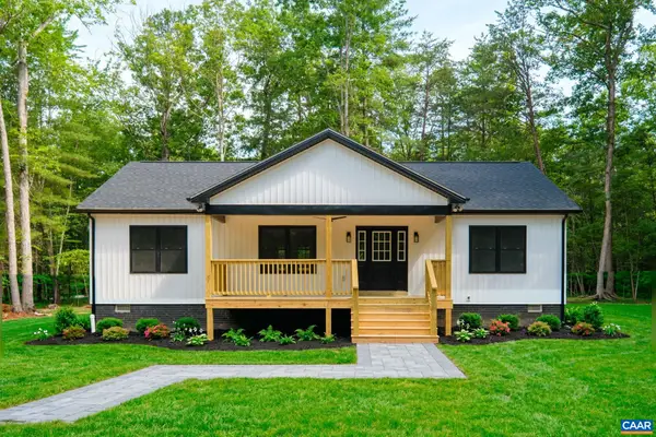 127 Forest Chapel Ln, Crimora, VA 24431
